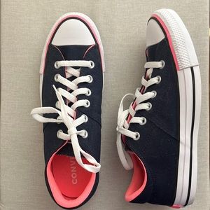 CONVERSE: navy blue and bright pink